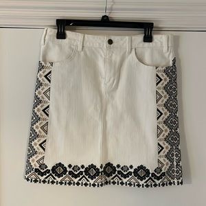 Pilcro and the Letterpress by Anthropologie Denim skirt with embroidery Size 8